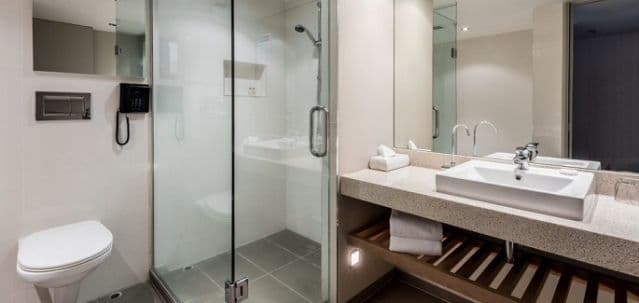 Bureau Twin Bathroom