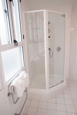 Luxury Room Bathroom.jpg