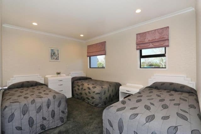 Shadzz Motel & Conference Centre
