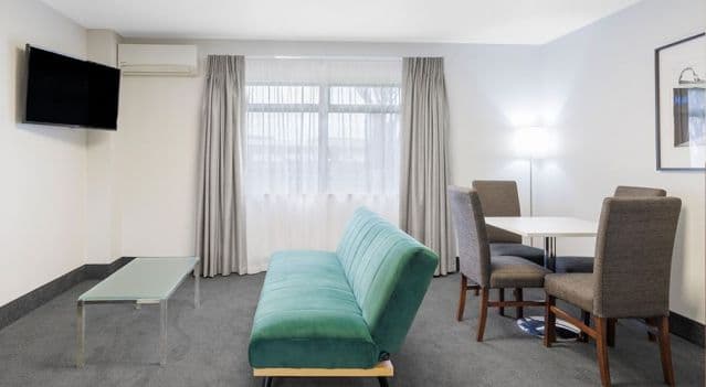 Jet Park Hotel Hamilton Airport