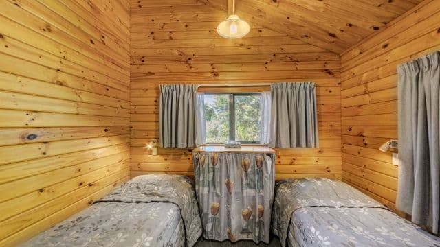 The Chalets Motel