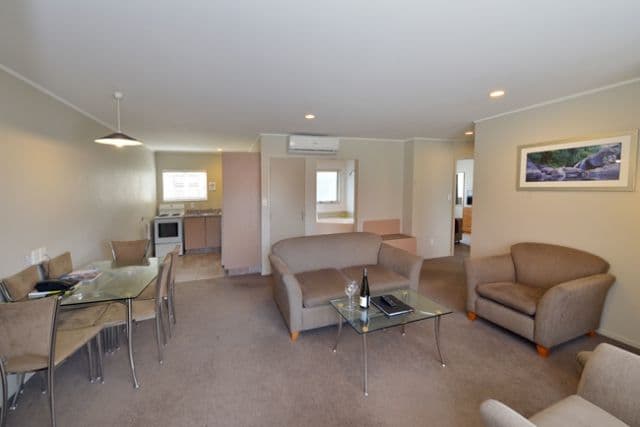 Brougham Heights Motel and Apartments